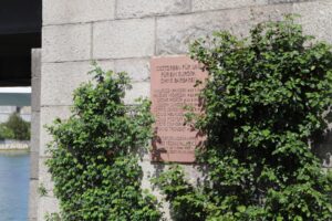 Mahnmal an der Denkmalbrücke Kehl-Strasbourg