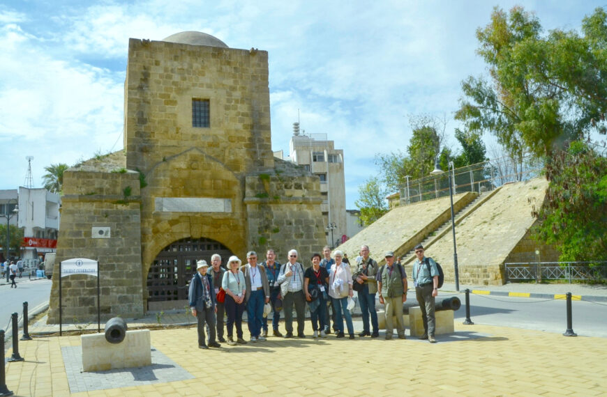 The tour group in front of the Kyrenia Gate in Nicosia. Photo: H.-R. Neumann