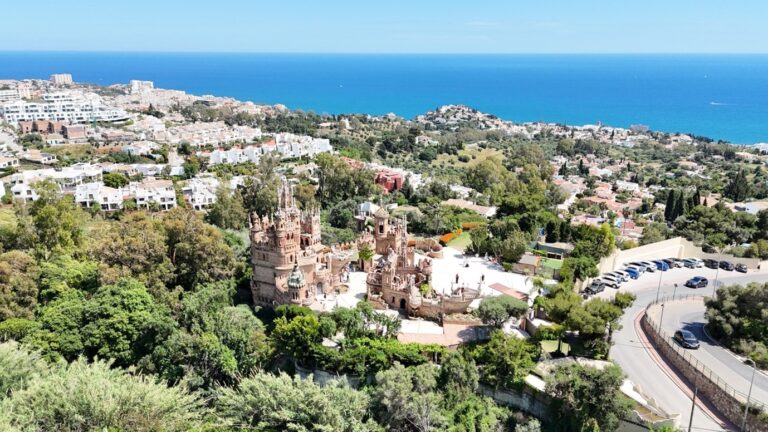Colomares (ES): A Modern Castle of Memory between History and Imagination