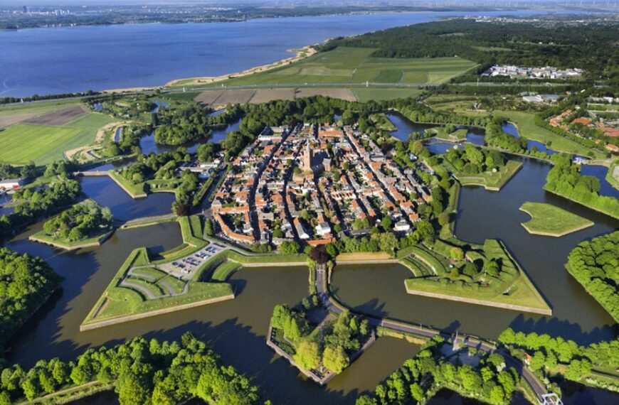 Naarden (Pays-Bas) – La « ville idéale fortifiée » renforce le réseau FORTE CULTURA
